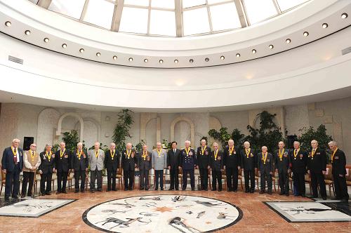 Председатель КНР Ху Цзиньтао провел встречу с российскими ветеранами4