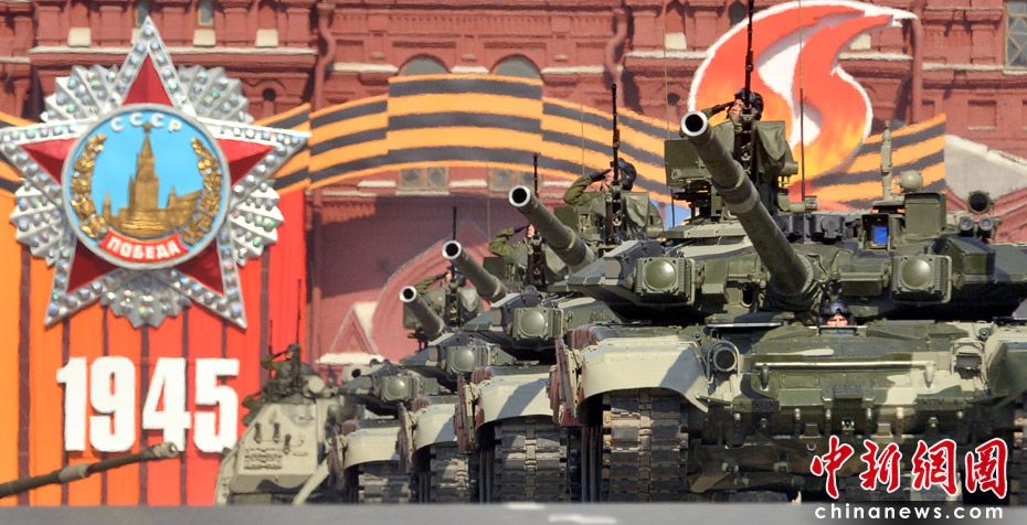Замечательные фотографии с военного парада, прошедшего на Красной площади в Москве