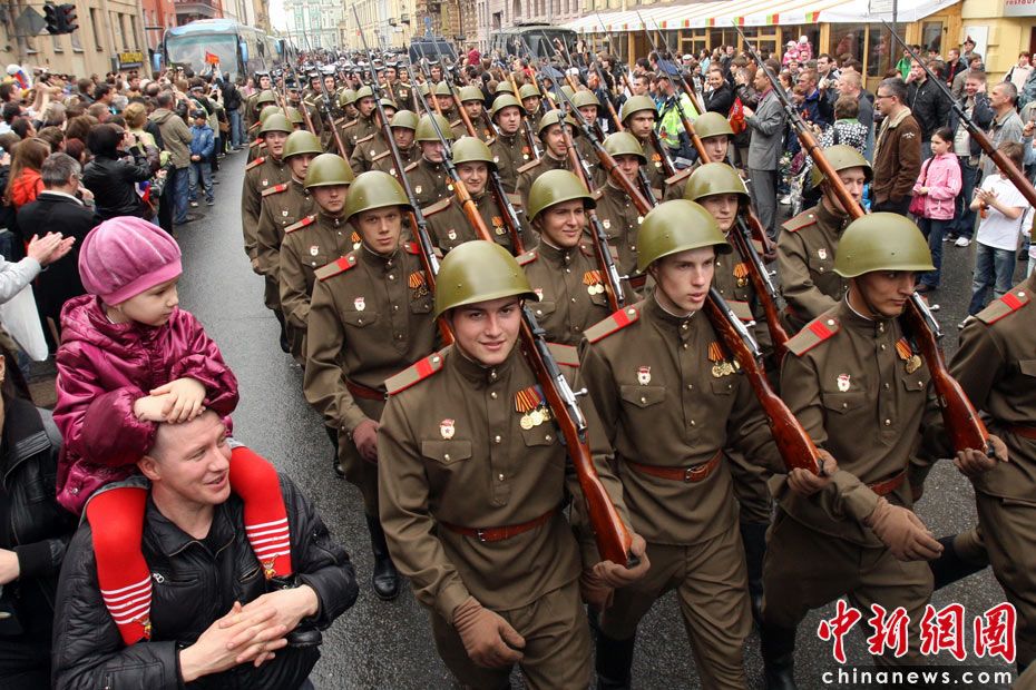 Замечательные фотографии с военного парада, прошедшего на Красной площади в Москве