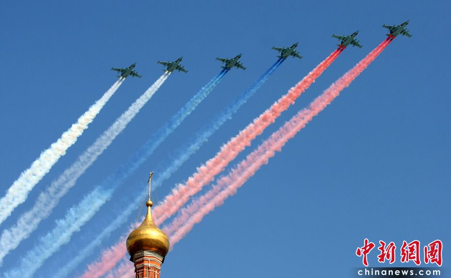 Замечательные фотографии с военного парада, прошедшего на Красной площади в Москве