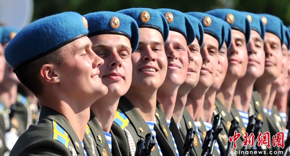 Замечательные фотографии с военного парада, прошедшего на Красной площади в Москве