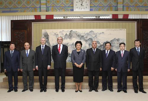 Лю Яньдун встретилась с иностранными участниками 1-й встречи министров науки и техники государств-членов ШОС