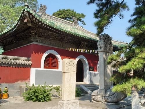 Десятка самых известных монастырей в Пекине