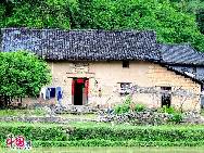 Поселок Цзюйсянь находится на берегу реки Лунхэ на территории города Яншуо. Улицы, храмы, жилые дома поселка, выполненные в древнем стиле, хорошо сохранились до настоящего времени. Красивые пейзажи данной местности привлекают китайских и зарубежных туристов. 