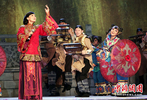 В первой половине дня 19 мая состоялась церемония открытия мероприятия «Неделя культуры провинции Шаньси» в рамках ЭКСПО на сцене «Баоган» в парке павильонов ЭКСПО-2010.
