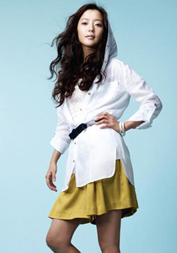 Южнокорейская красавица Хи Сун Ким в стиле офис-леди 