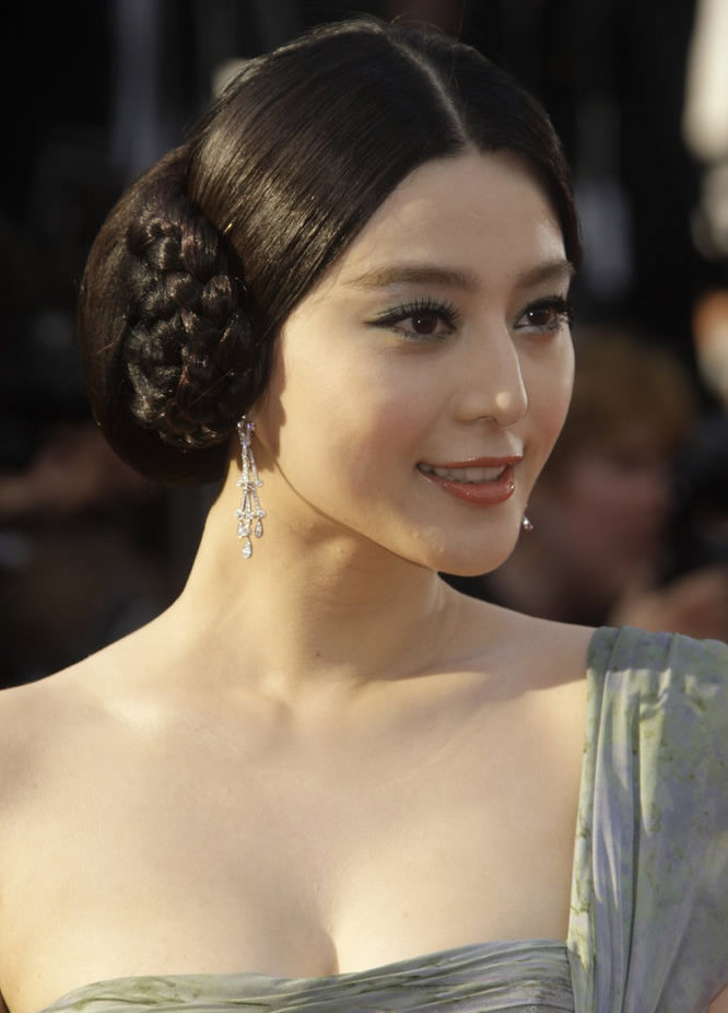 Китайская актриса Фань Бинбин на церемонии закрытия Каннского кинофестиваля 