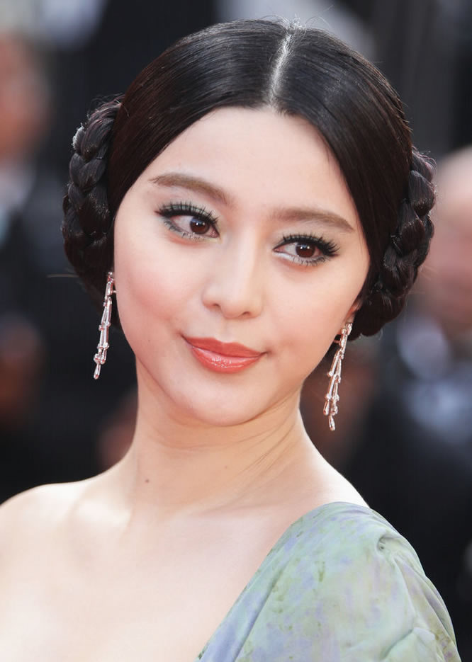Китайская актриса Фань Бинбин на церемонии закрытия Каннского кинофестиваля 