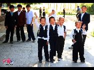 Школьники в «дунганском селе»