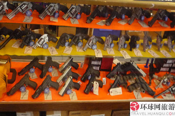 Оружейный магазин в США