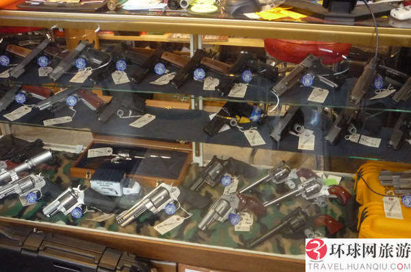 Оружейный магазин в США