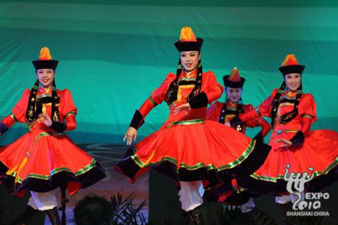 На мероприятии «Неделя Внутренней Монголии КНР» в рамках ЭКСПО-2010 демонстрируется музыкальное шоу и объекты нематериального культурного наследия 