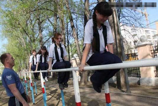 Повседневные фотографии учащихся российской военной школы