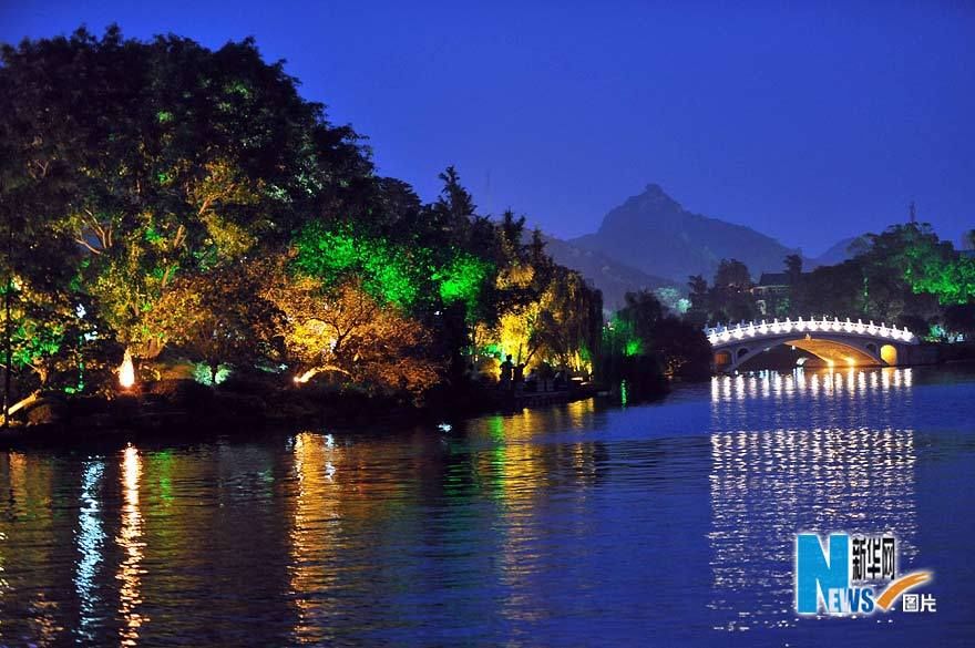Чарующий ночной вид города Гуйлинь Гуанси-Чжуанского автономного района