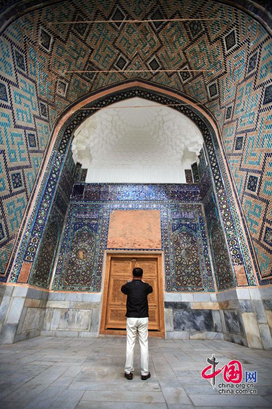 Средневековый шедевр архитектуры Центральной Азии – семинария Регистан в Самарканде