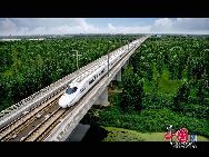 Высокоскоростной поезд, произведенный в городе Таншань 