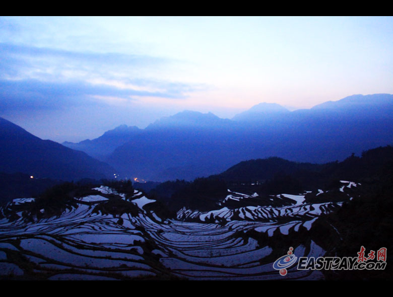 Чарующие террасовые поля в уезде Юньхэ города Лишуй провинции Чжецзян