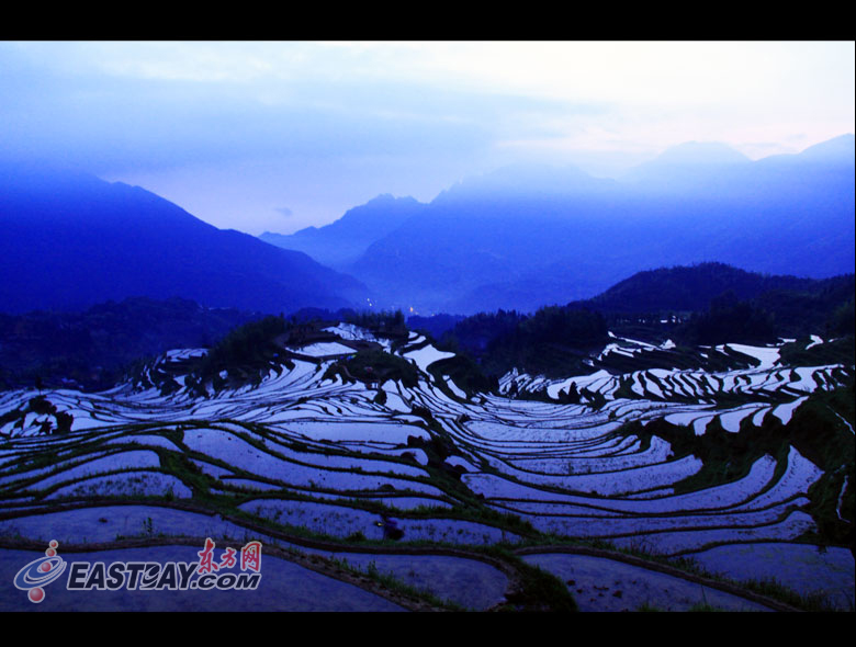 Чарующие террасовые поля в уезде Юньхэ города Лишуй провинции Чжецзян