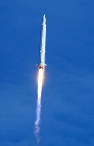 Южнокорейская ракета 'Наро-1' разбилась при падении с высоты 70 км--СМИ