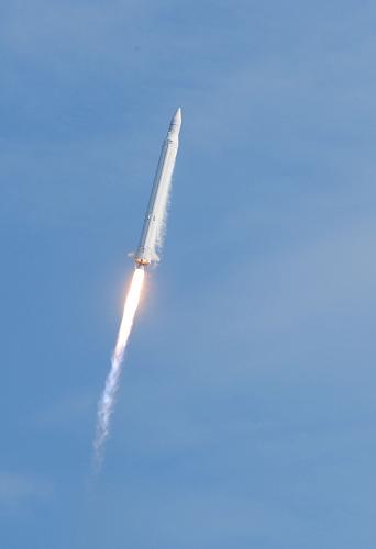 Южнокорейская ракета 'Наро-1' разбилась при падении с высоты 70 км--СМИ