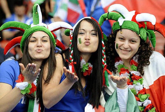 Сексуальные женщины-болельщицы на Чемпионате мира по футболу-2010