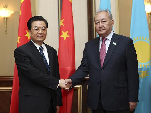 Председатель КНР Ху Цзиньтао встретился со спикером мажилиса парламента Казахстана У. Мухамеджановым