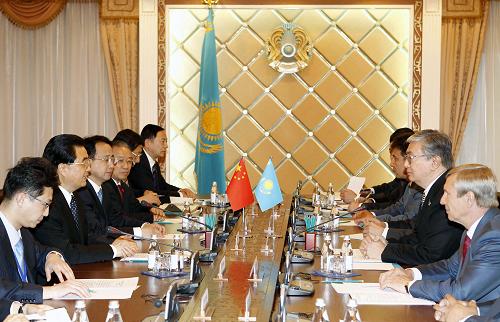 Встреча председателя КНР Ху Цзиньтао со спикером сената РК Касым-Жомартом Токаевым