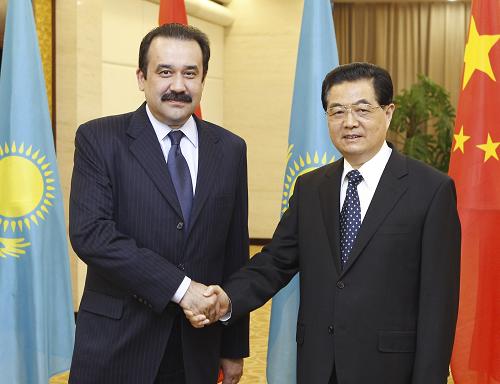 Председатель КНР Ху Цзиньтао провел встречу с премьер-министром Казахстана Каримом Масимовым