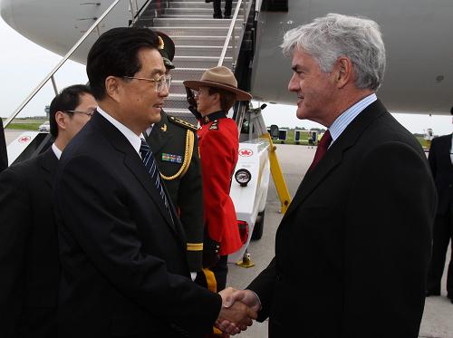 Председатель КНР Ху Цзиньтао прибыл в Канаду с государственным визитом и для участия в 4-м саммите 'Группы 20'