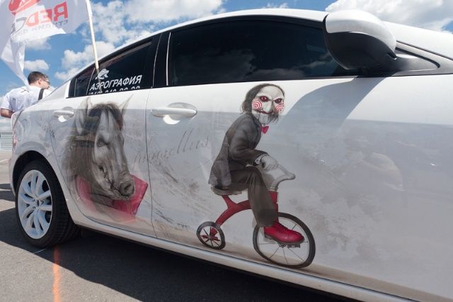 Красивые аэрографические рисунки на автомобилях