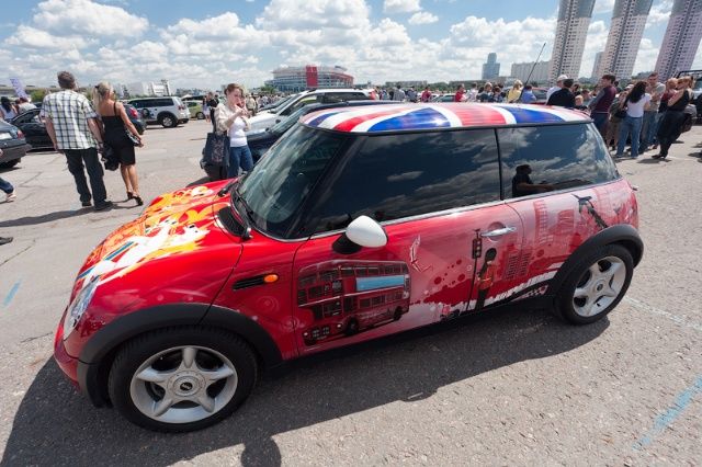 Красивые аэрографические рисунки на автомобилях