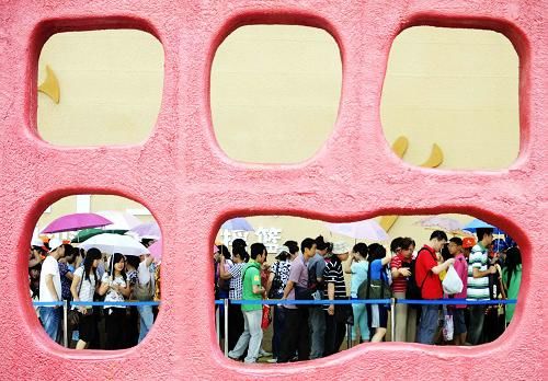 Общее количество посетителей ЭКСПО-2010 в Шанхае превысило 18 млн. человек 