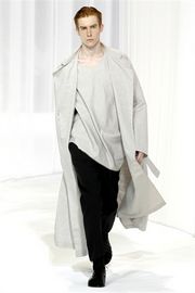 Коллекция мужской летней одежды от бренда «Диор» на Парижской неделе моды 