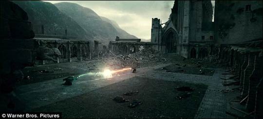 Опубликованы новейшие кадры из фильма «Гарри Поттер и Дары смерти» 