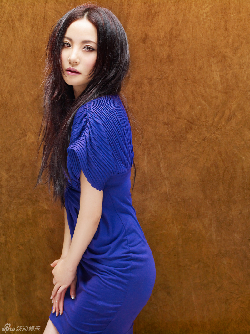 Обаятельная актриса Тао Хун