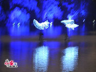 Концерт использовал историю и очаровательные пейзажи озера Сиху в качестве источника творчества, восстановил древние легенды и мифы и представительные факты гуманитарной истории озера Сиху.