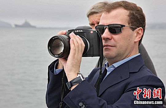 Президент России осуществил смотр военных учений на атомном крейсере