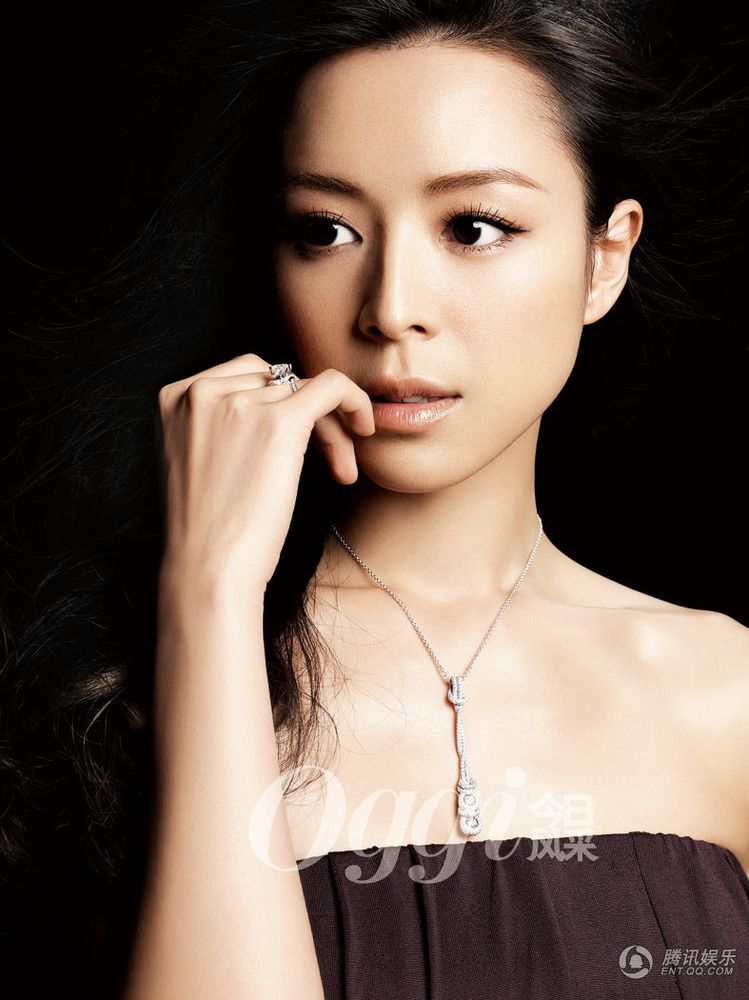 Красавица Чжан Цзынчу на обложке июльского выпуска модного журнала