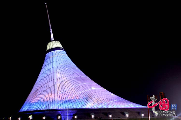 Открытие крупнейшего торгового-развлекательного центра в столице Казахстана в преддверии Дня Астаны 