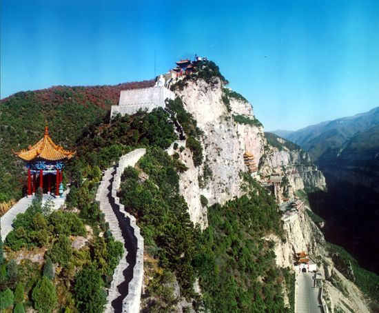 14 туристических пунктов в горах Мяньшань для укрытия от жары 2