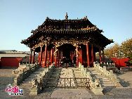 Дворец Гугун в городе Шэньян был императорским дворцом до завоевания Центральной китайской равнины правителями династии Цин, он является самым хорошо сохранившимся до настоящего времени императорским сооружением, уступающим только дворцу Гугун в Пекине.