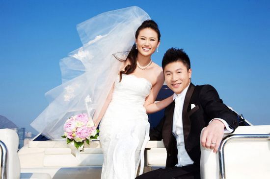 Свадебные фотографии извествного китайского гимнаста Ли Сяопэна