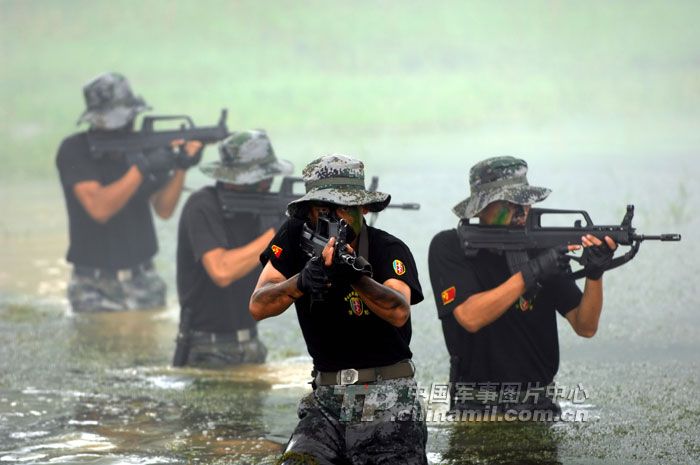 Фото: полевые учения разведывательного батальона армии в провинции Юньнань1