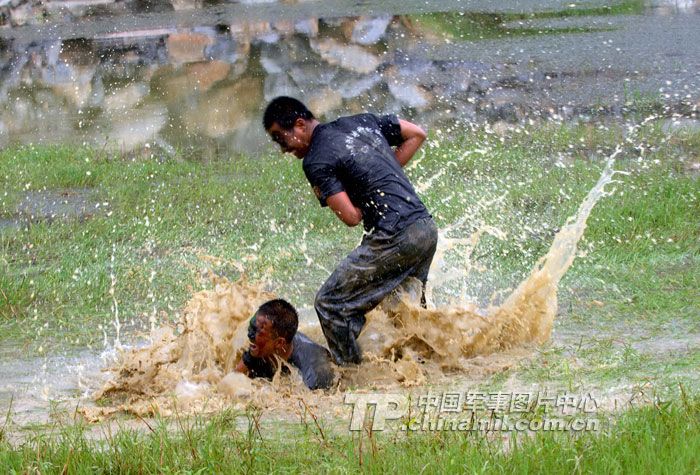 Фото: полевые учения разведывательного батальона армии в провинции Юньнань4