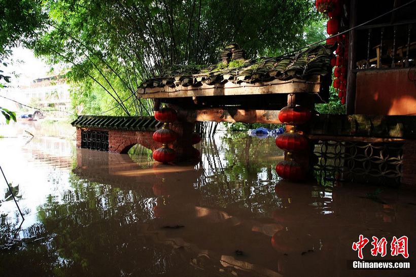 Самый большой в этом году паводок реки Янцзы случился в Чунцине, половина древней волости Цыцикоу затоплена водой