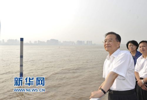 Вэнь Цзябао подчеркнул необходимость подготовки к борьбе с еще более сильными паводками2