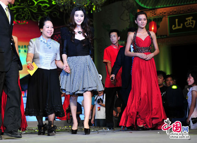 В Шаньси прошло шоу моды «Нарядная Азия, очаровательная Шаньси» 1