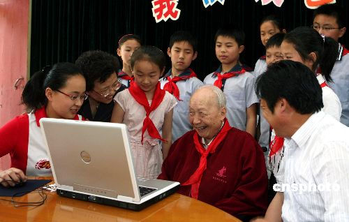 Скончался известный ученый и ректор Шанхайского университета – Цянь Вэйчан 