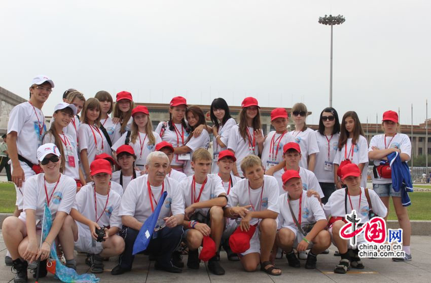 Российские школьники побывали на площади Тяньаньмэнь Пекина