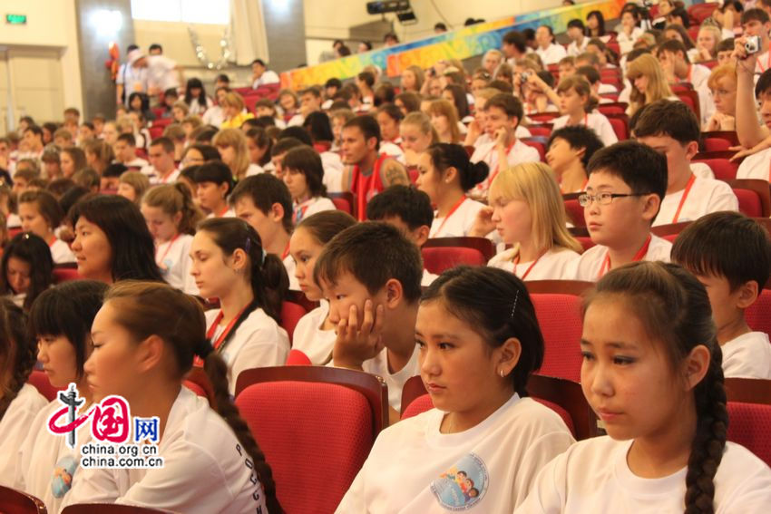 Российские и китайские школьники весело провели обмены в Пекине